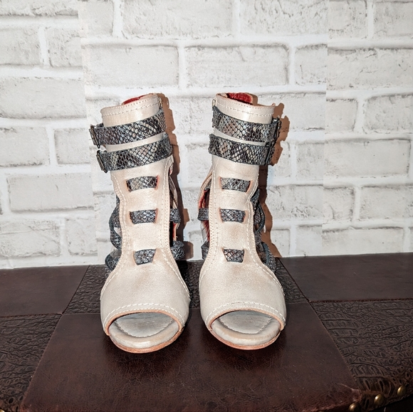 FreeBird Tiara Ice Multi Sandals size 8 - Picture 7 of 12